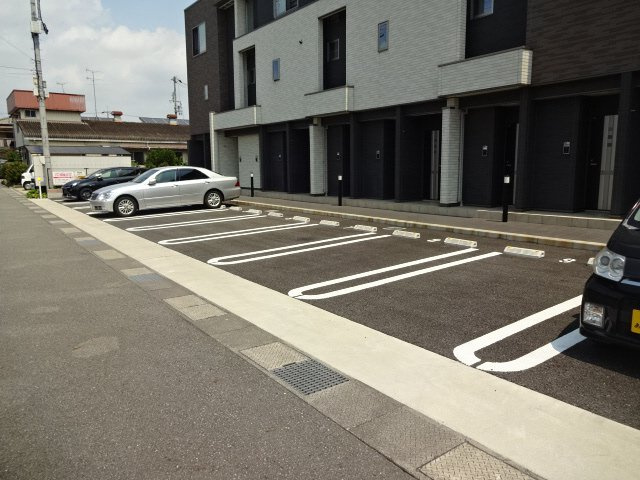 アニメート・ミキの駐車場