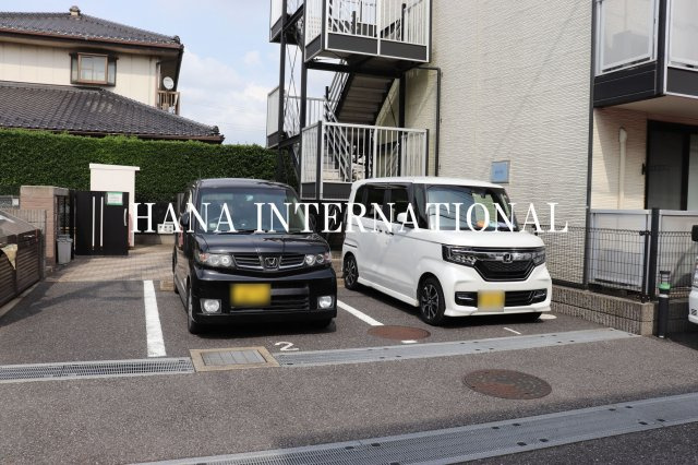 カミーリアの駐車場