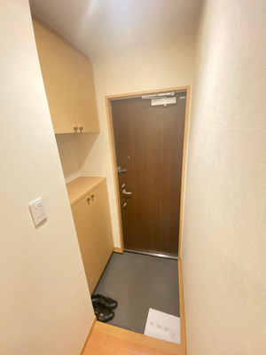 【玄関】 | COMFORT FLATS 曽根東町