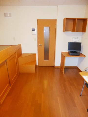 レオパレス高瀬の居間・リビング