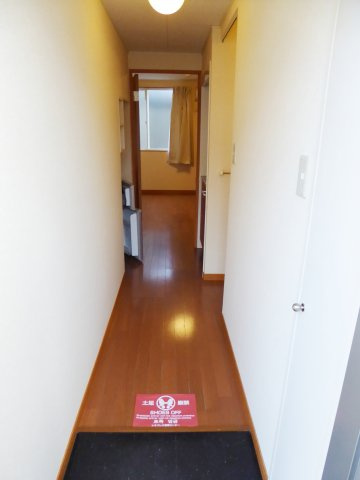 レオパレス高瀬の玄関|設備・仕様は号室により異なる為、現況を優先致します。