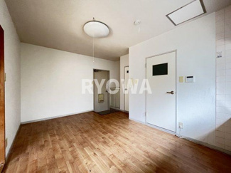 【居間・リビング】 | 山崎マンション | 掲載の写真は退去前の写真となります。