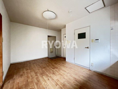 【居間・リビング】 | 山崎マンション | 掲載の写真は退去前の写真となります。