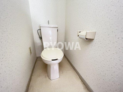 【トイレ】 | 山崎マンション | 掲載の写真は退去前の写真となります。