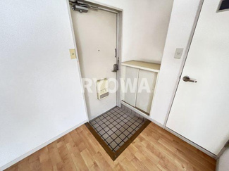 【玄関】 | 山崎マンション | 掲載の写真は退去前の写真となります。