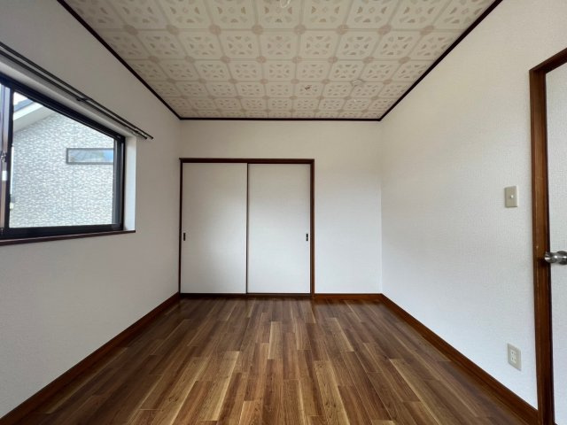 土山４丁目貸家の寝室