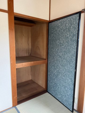 土山４丁目貸家の収納