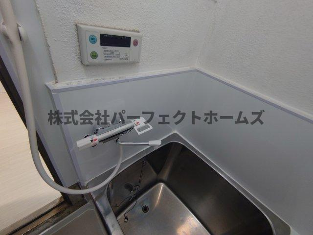 池田西町テラスハウス賃貸の浴室|コンパクトで使いやすいお風呂です