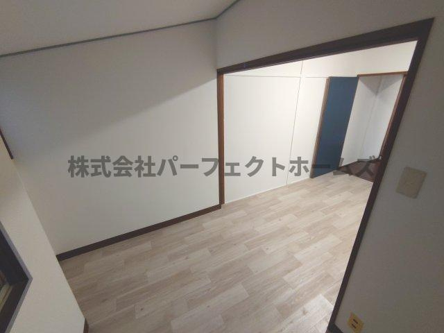 池田西町テラスハウス賃貸の洋室|広々とした洋室です