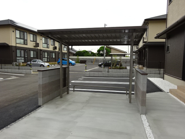 総社市中原のアパートのその他共用部分|自転車置き場