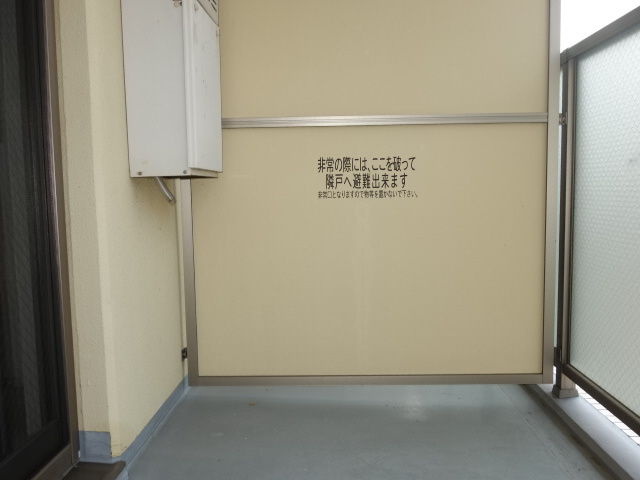 YKハイツ西明石Ⅱのバルコニー