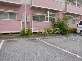 サクセス弐番館の駐車場|駐車場