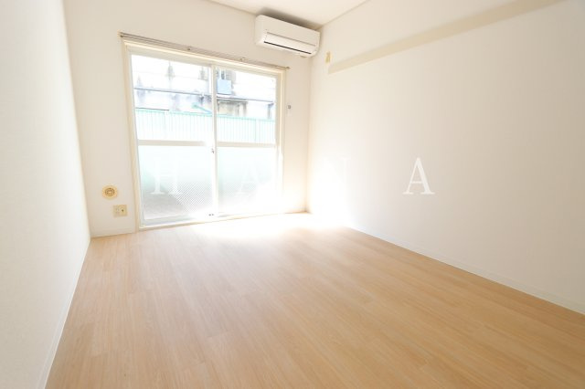 メゾン・ド・三恵の洋室