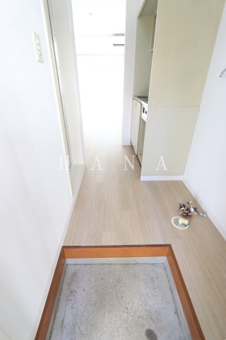 メゾン・ド・三恵の玄関