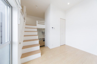 【内装】 | CROSS AVENUE春日 | 別号室の写真になります。現況優先。