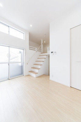 【バルコニー】 | CROSS AVENUE春日 | 別号室の写真になります。現況優先。