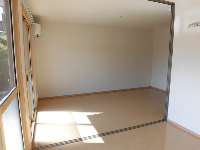 セジュールさくらの居間・リビング|こちらのリビングで趣味の時間をお楽しみください