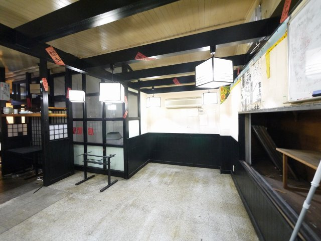 萬田店舗の内装