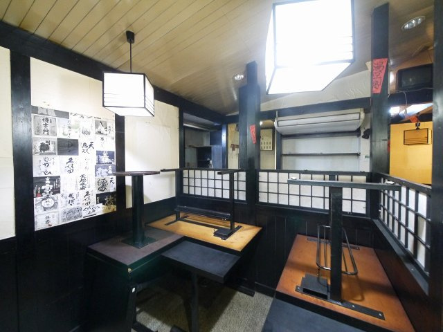 萬田店舗の内装
