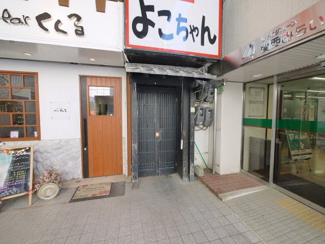 萬田店舗の玄関