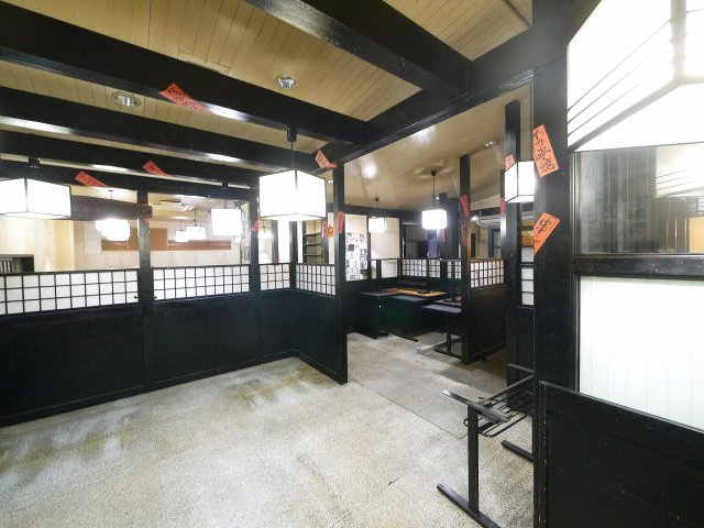 萬田店舗の玄関