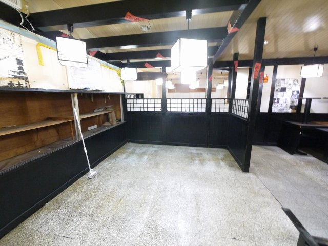 萬田店舗の内装