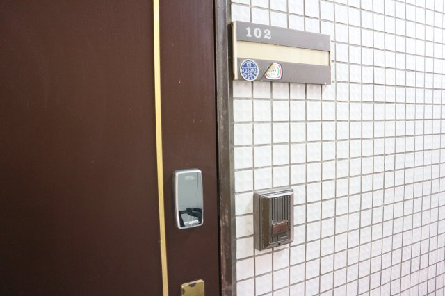 フローリエ細山Ⅲの玄関