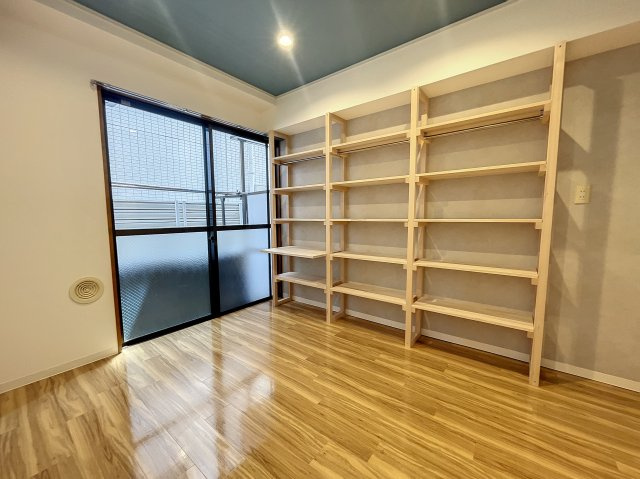 フローリエ細山Ⅲの洋室