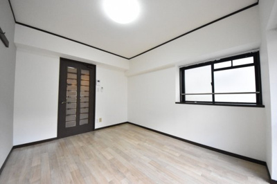 【居間・リビング】 | エステートモア大橋 | 別号室の写真になります。現況優先。