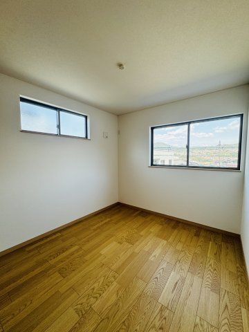 広島市安佐南区相田5丁目　新築一戸建ての洋室