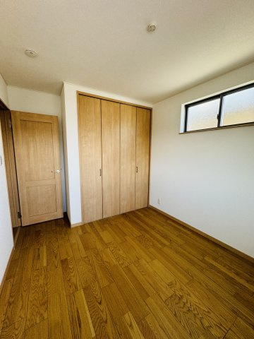 広島市安佐南区相田5丁目　新築一戸建ての洋室