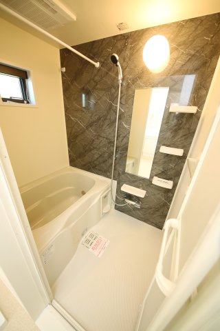 クレアガーデン大高台の浴室