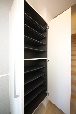 クレアガーデン大高台の収納