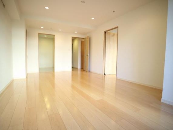 千代田区二番町の賃貸マンションの居間・リビング