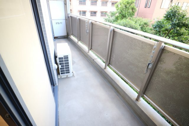 千代田区二番町の賃貸マンションのバルコニー