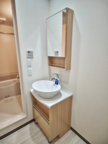 フジパレス寝屋川の洗面所|ゆったりとスペースのある洗面所