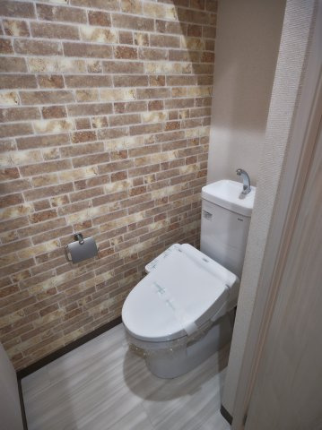 フジパレス寝屋川のトイレ|ゆったりとした空間のトイレです