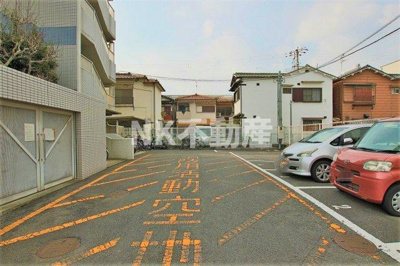 【駐車場】 | メルベーユ藤戸（荒本賃貸） | 車をお持ちの方に嬉しい駐車場付きの物件です