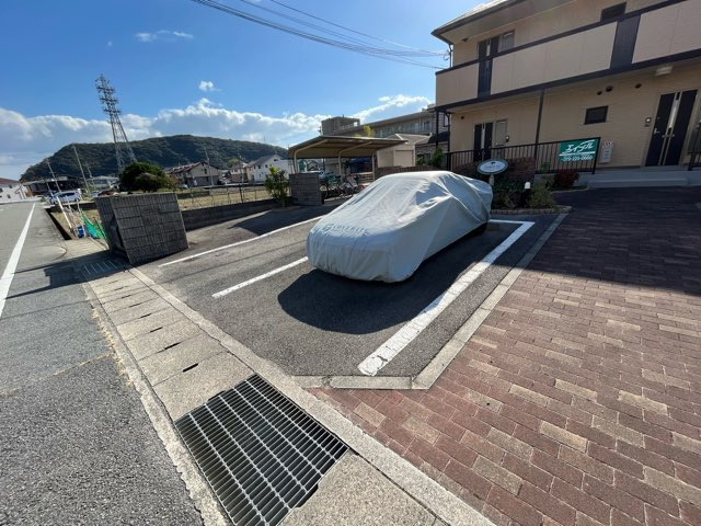 ルミエールの駐車場