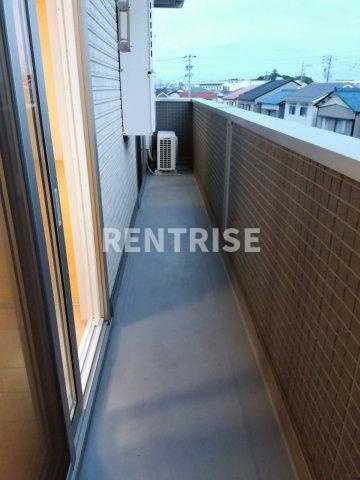 Novel Court IMAISE Ａのバルコニー