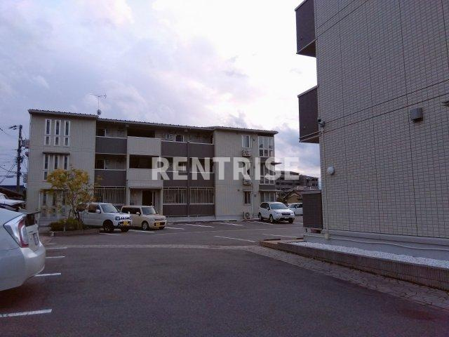 Novel Court IMAISE Ａの駐車場