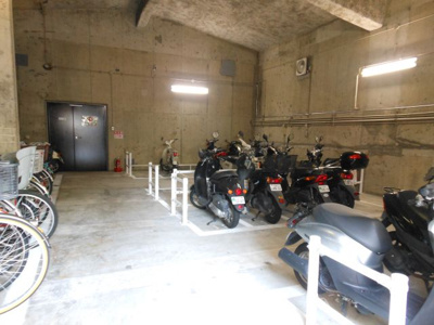 【その他共用部分】 | ハイクレスト千里A棟 | バイク置場
