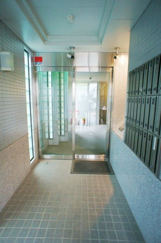 みついビルのエントランス|建物の内部です