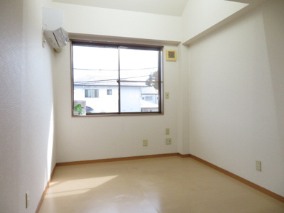 【洋室】 | メゾンドアーサⅧ | 西側洋室