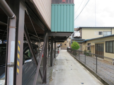 【展望】 | メゾンドアーサⅧ | 駐車場入り口