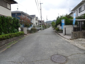 【前面道路含む現地写真】 | 川西市けやき坂１丁目6の3　中古一戸建て