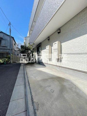 【駐車場】 | Lares | 駐車スペースもあります