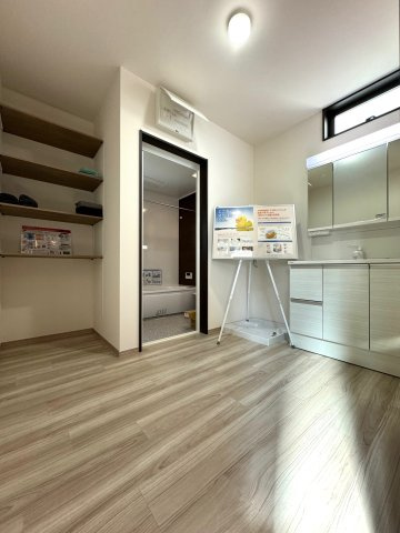 【独立洗面台】 | 葛城市北花内　新築(全3区画）A号地 モデルハウス | 広々洗面室♪