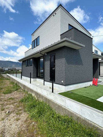 【外観】 | 葛城市北花内　新築(全3区画）A号地 モデルハウス | ◆A号地は角地なので圧迫感がないです(^^)/　金剛葛城山麓と田園風景に癒されます!(^^)!