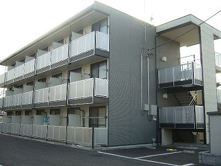 レオパレス大和の駐車場